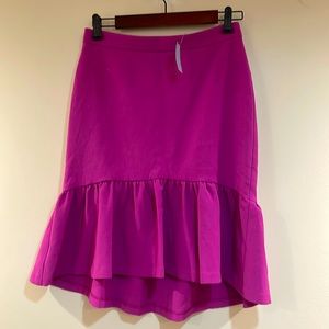 Gorgeous Ann Taylor MIDI Tulip Ruffle skirt.